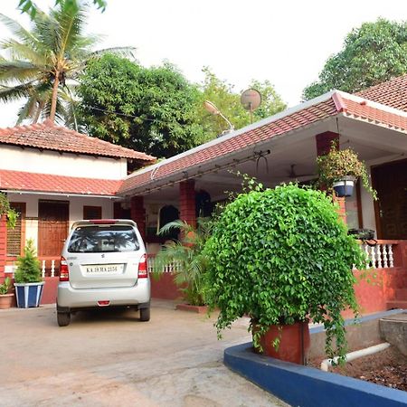 Runnin Airport - Homestay Gurpur Exteriör bild