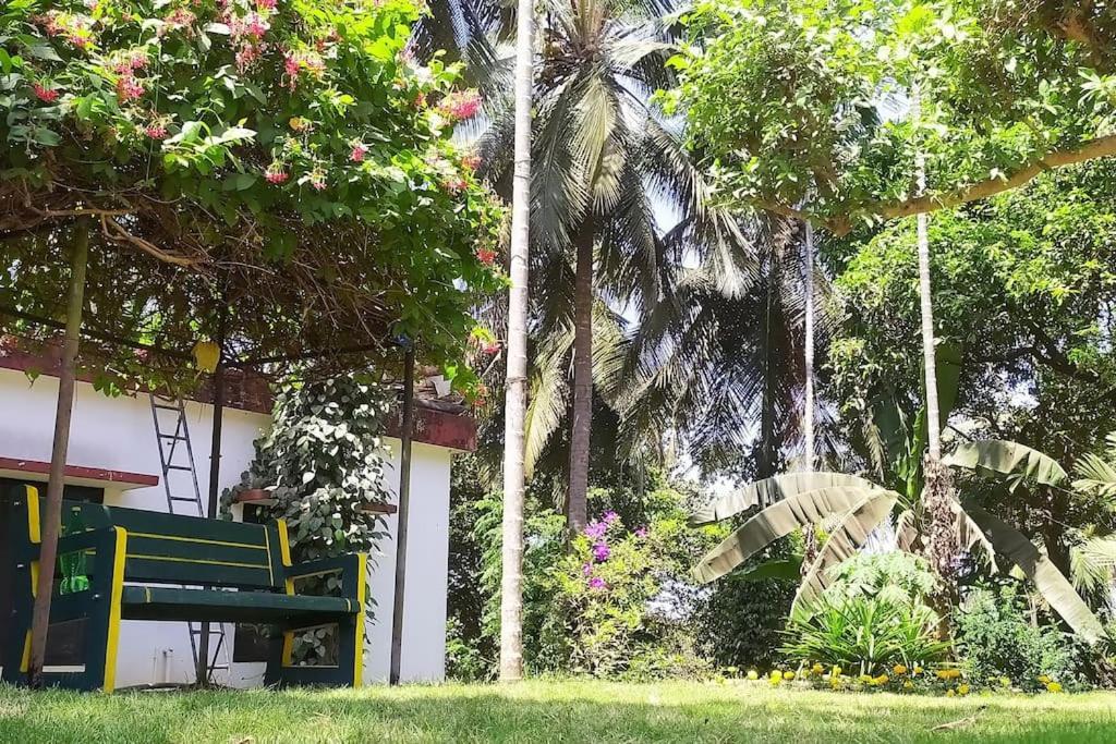 Runnin Airport - Homestay Gurpur Exteriör bild