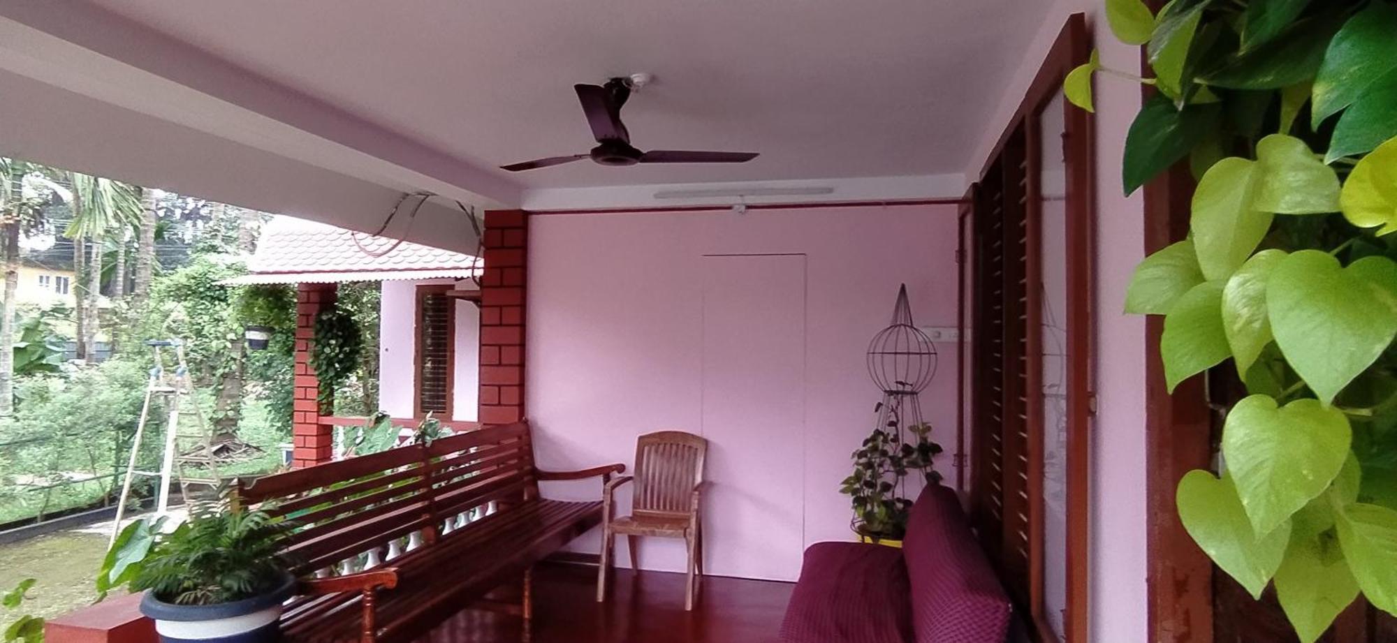 Runnin Airport - Homestay Gurpur Exteriör bild