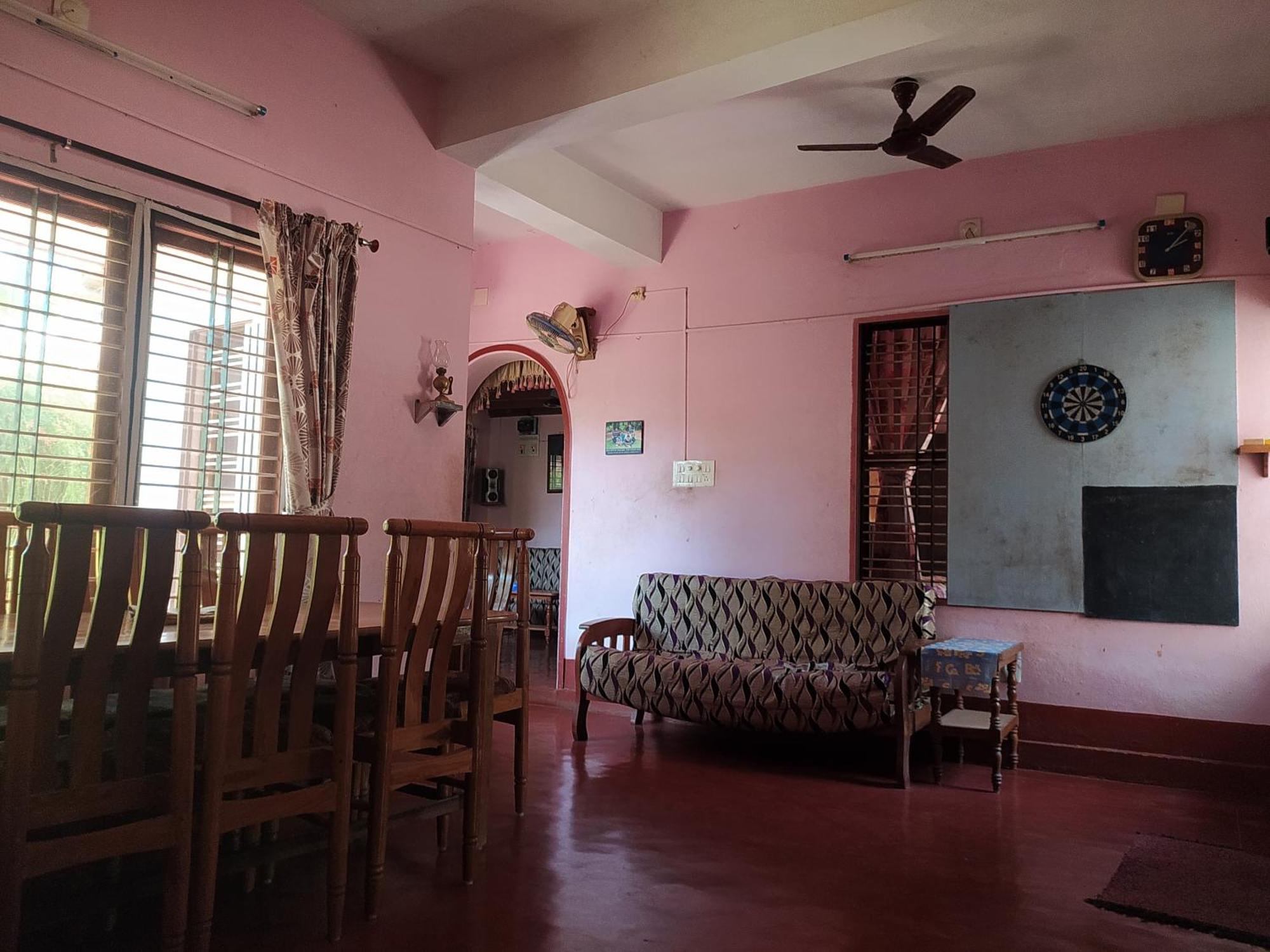 Runnin Airport - Homestay Gurpur Exteriör bild